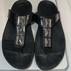 Fitflop size 8 black patent leather sandal with jeweled embellishment